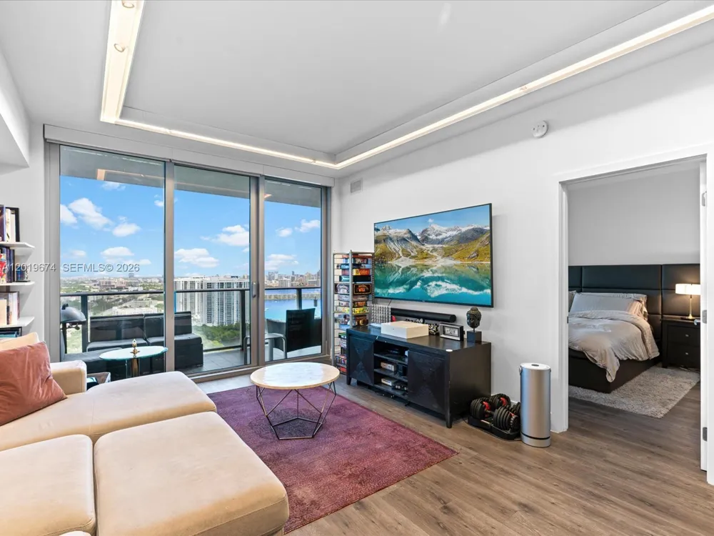 16385 Biscayne Blvd #3103 North Miami Beach, FL 33160