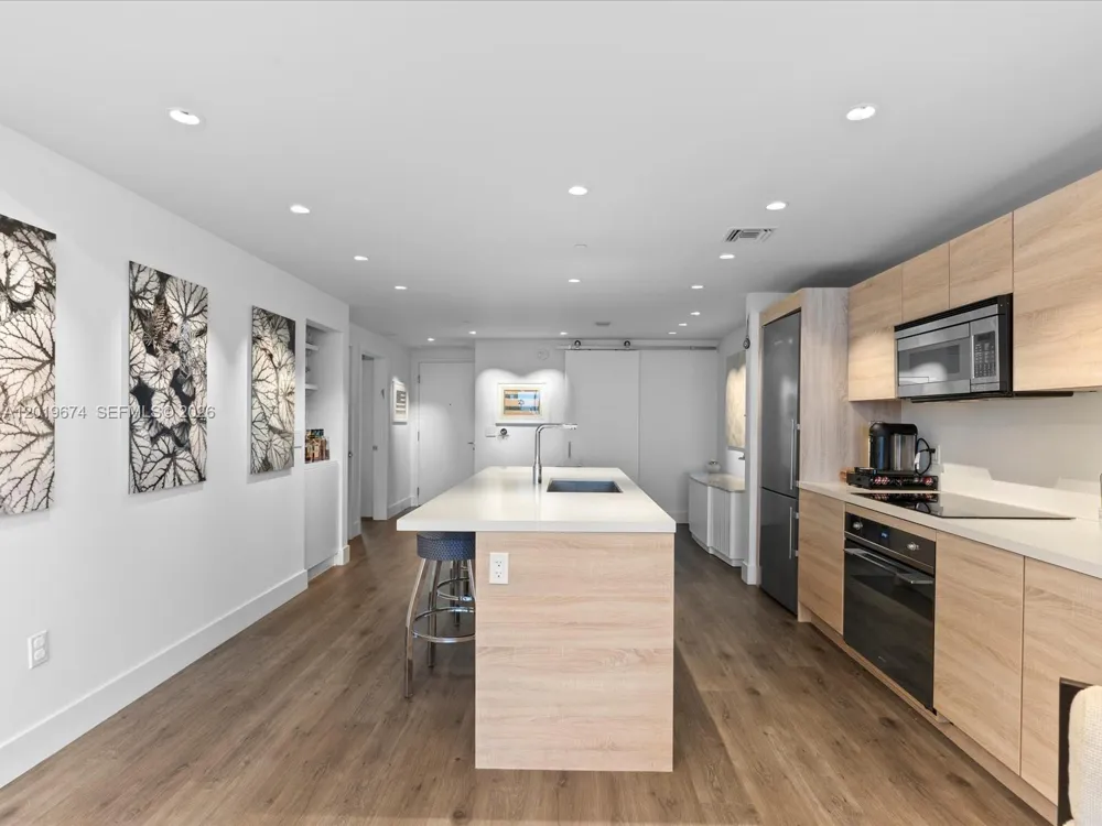 16385 Biscayne Blvd #3103 North Miami Beach, FL 33160