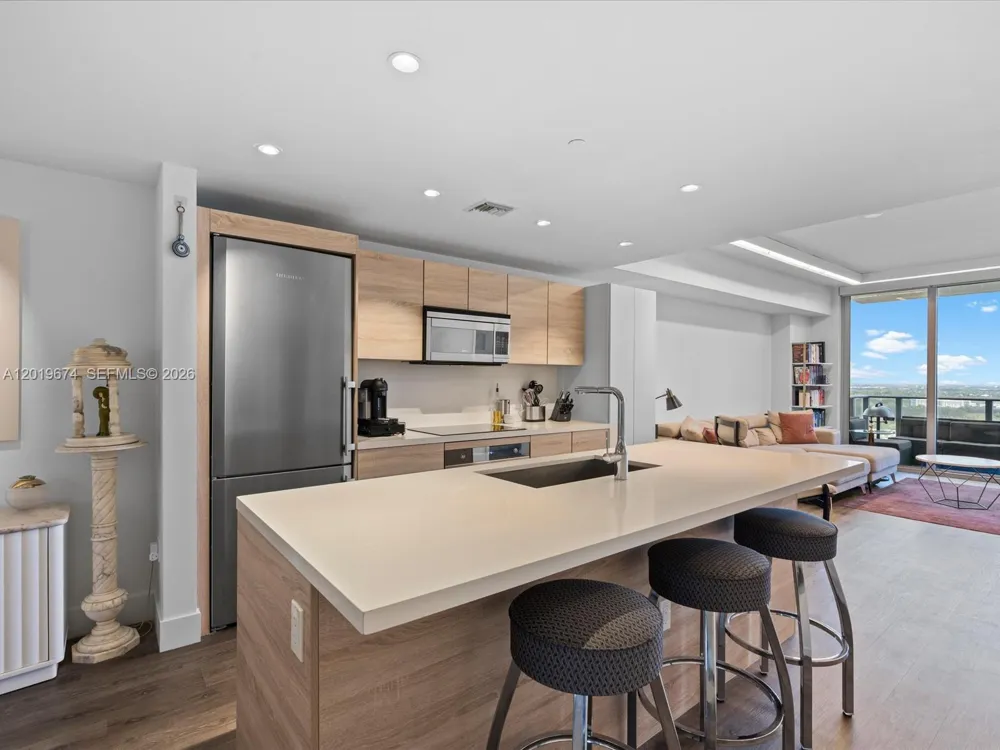 16385 Biscayne Blvd #3103 North Miami Beach, FL 33160