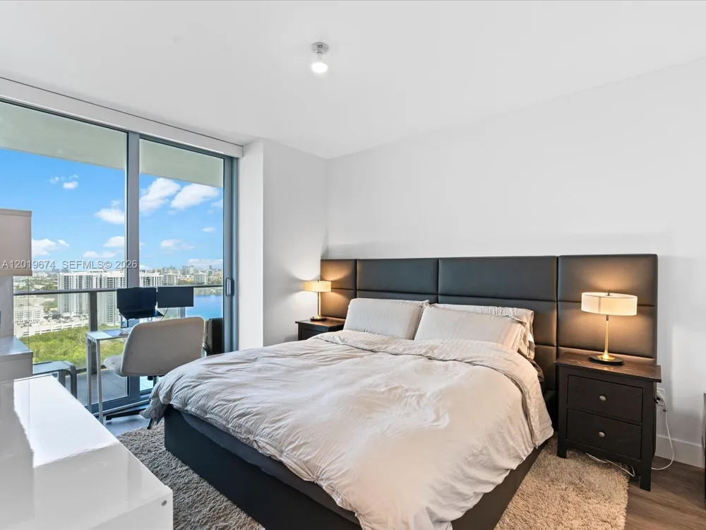 16385 Biscayne Blvd #3103 North Miami Beach, FL 33160