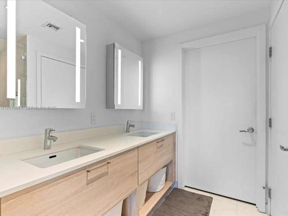 16385 Biscayne Blvd #3103 North Miami Beach, FL 33160