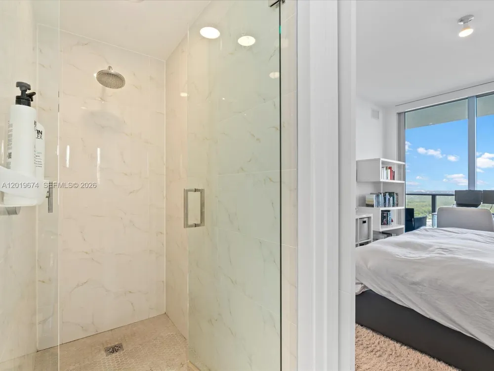 16385 Biscayne Blvd #3103 North Miami Beach, FL 33160
