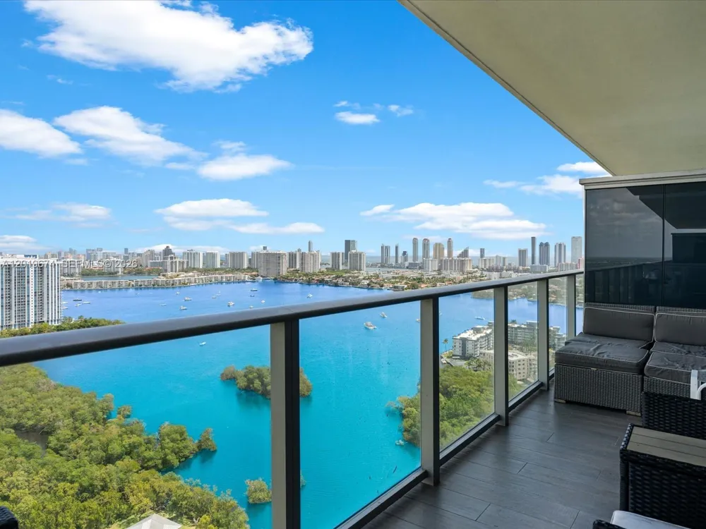 16385 Biscayne Blvd #3103 North Miami Beach, FL 33160