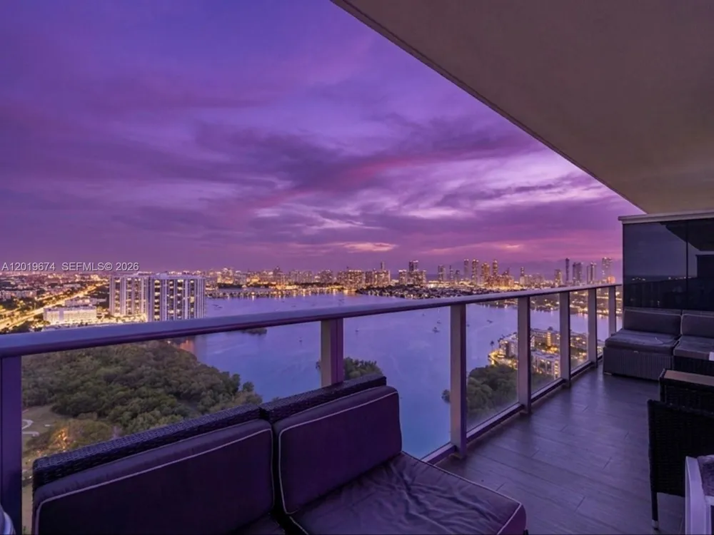 16385 Biscayne Blvd #3103 North Miami Beach, FL 33160
