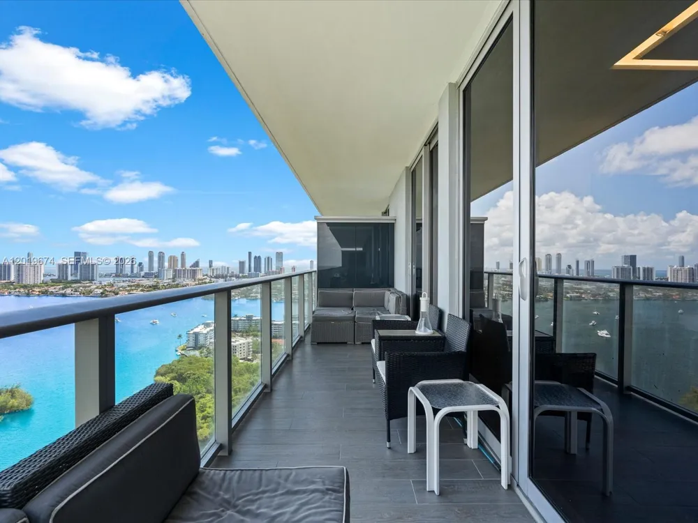 16385 Biscayne Blvd #3103 North Miami Beach, FL 33160
