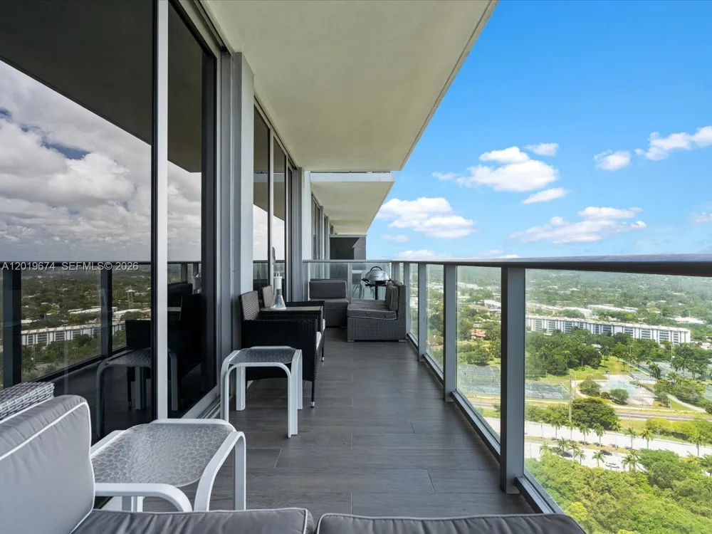 16385 Biscayne Blvd #3103 North Miami Beach, FL 33160