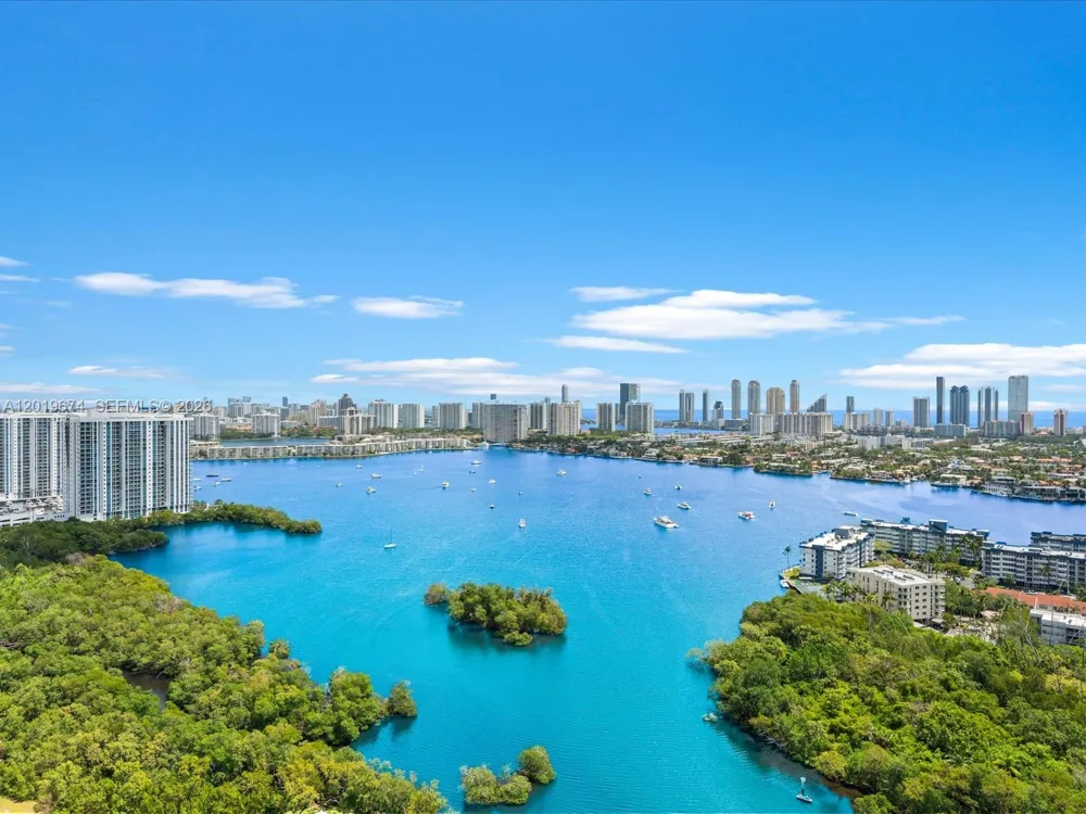 16385 Biscayne Blvd #3103 North Miami Beach, FL 33160