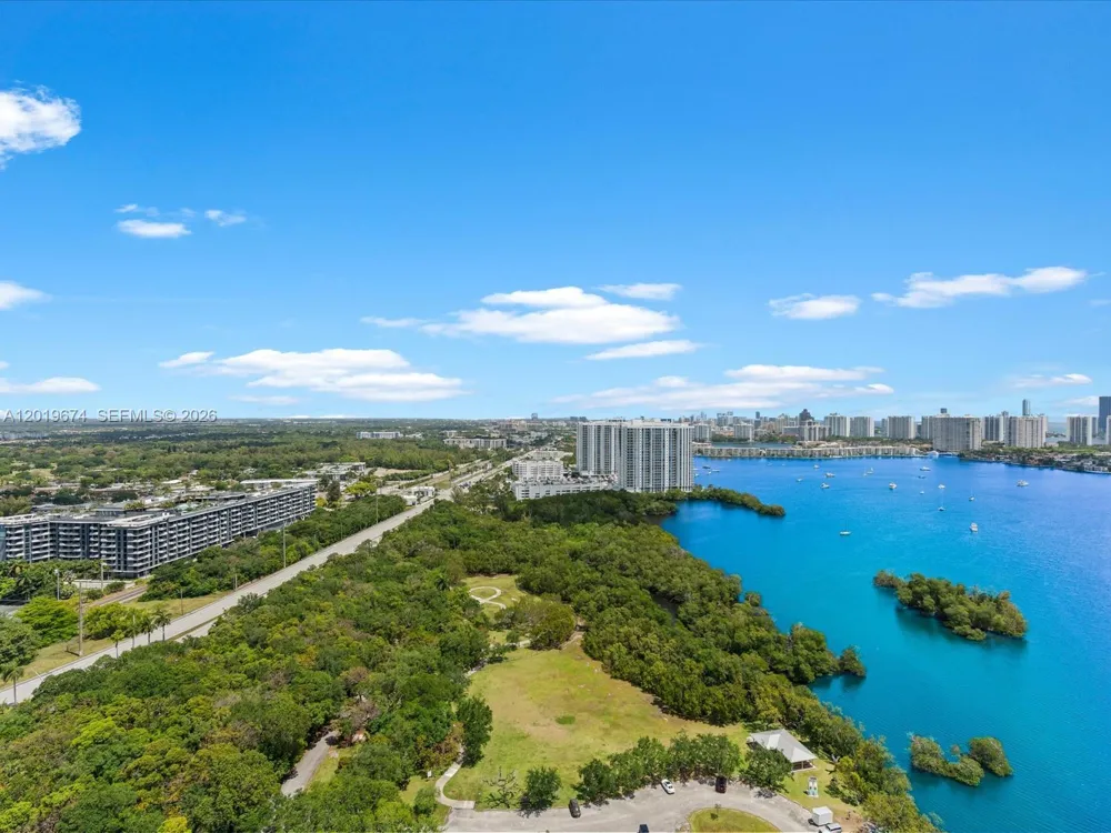 16385 Biscayne Blvd #3103 North Miami Beach, FL 33160