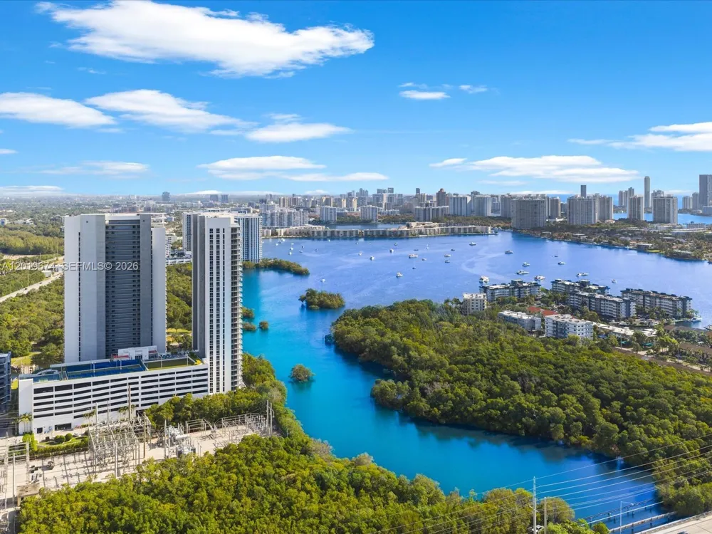 16385 Biscayne Blvd #3103 North Miami Beach, FL 33160