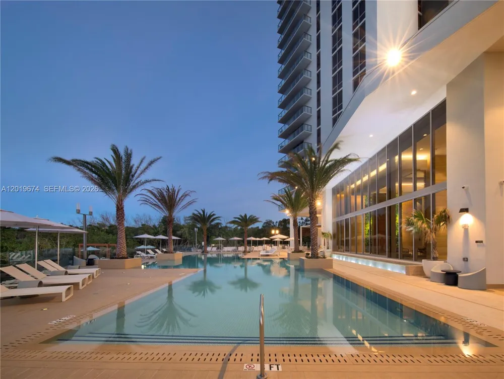 16385 Biscayne Blvd #3103 North Miami Beach, FL 33160
