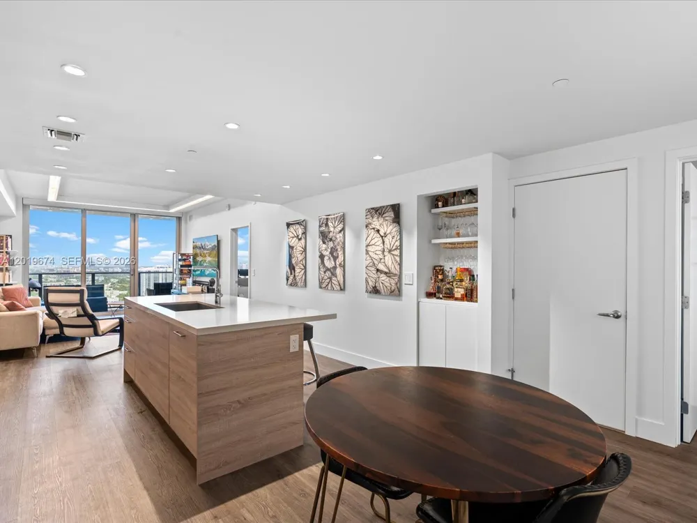 16385 Biscayne Blvd #3103 North Miami Beach, FL 33160