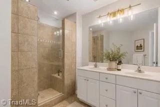 2219 Delaney Drive #214 Burlington, NC 27215