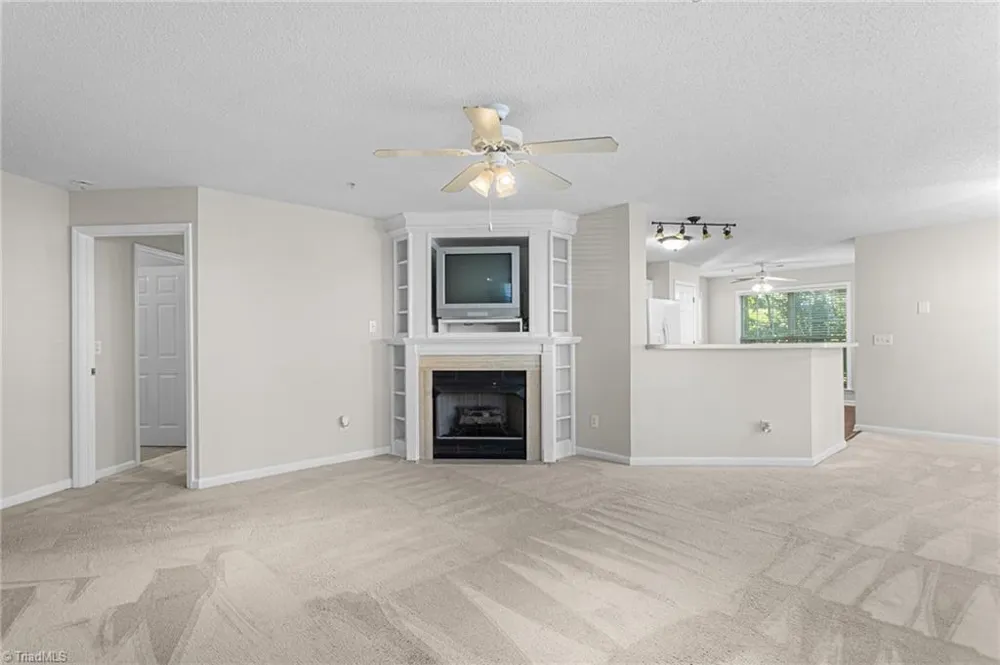 2219 Delaney Drive #214 Burlington, NC 27215