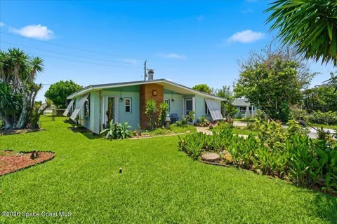 241 Avenida Central