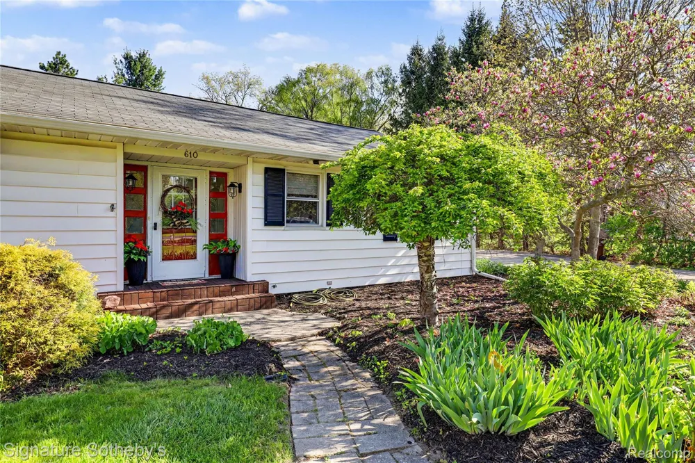 610 W Ellis Avenue Belding City, MI 48809