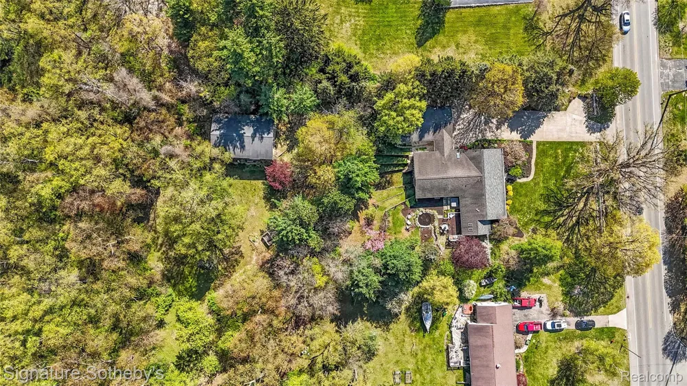 610 W Ellis Avenue Belding City, MI 48809