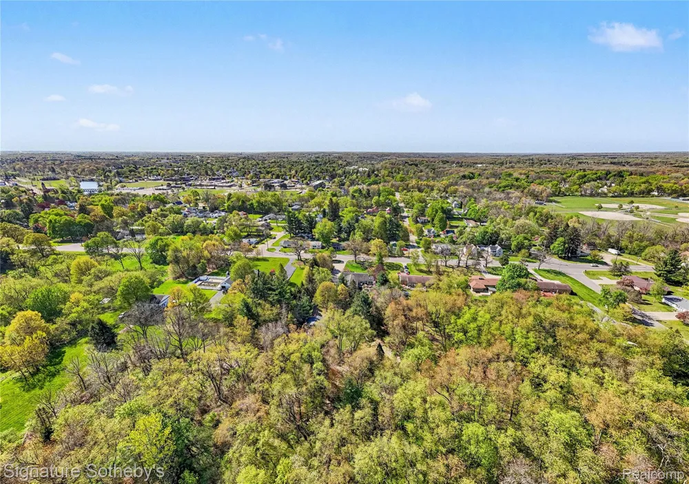 610 W Ellis Avenue Belding City, MI 48809