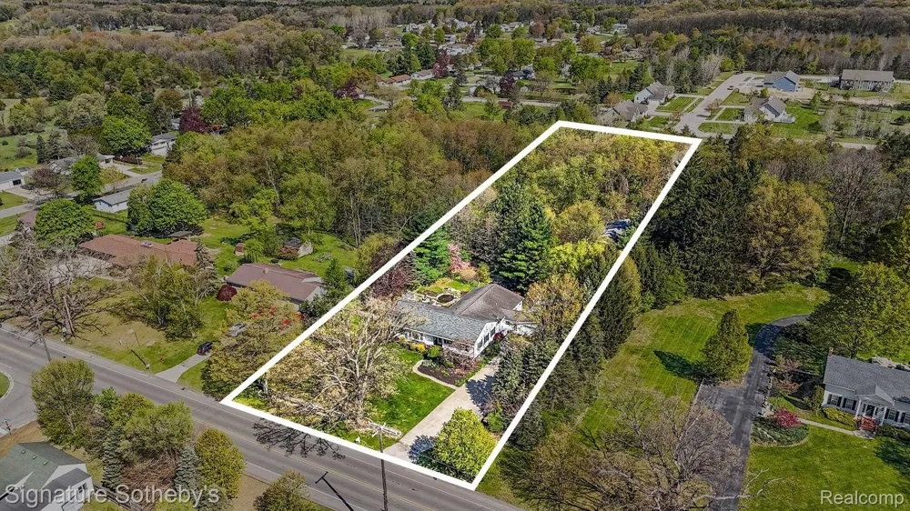 610 W Ellis Avenue Belding City, MI 48809