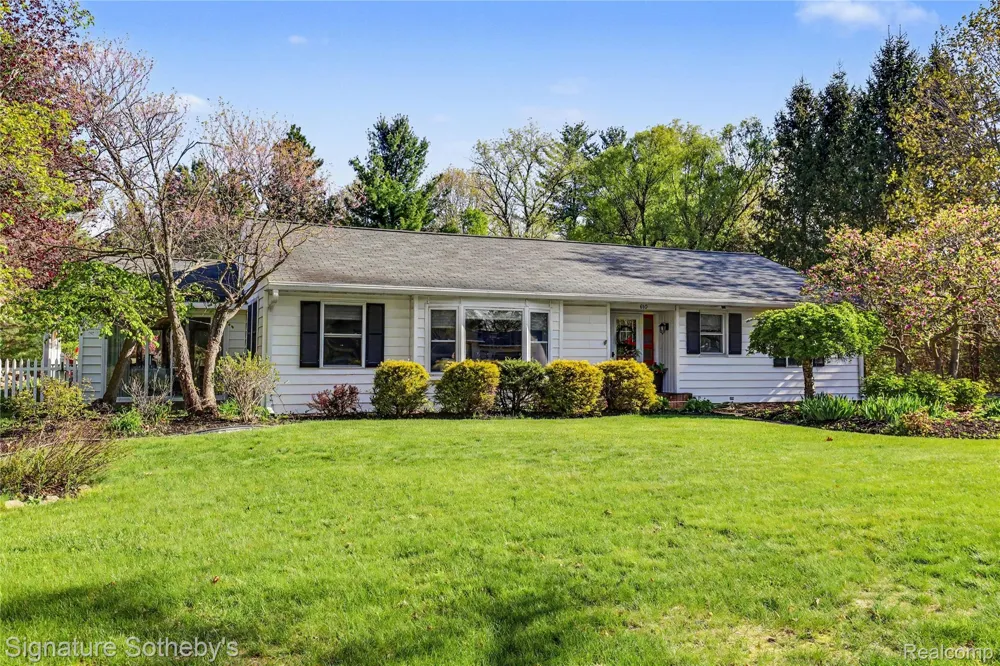 610 W Ellis Avenue Belding City, MI 48809