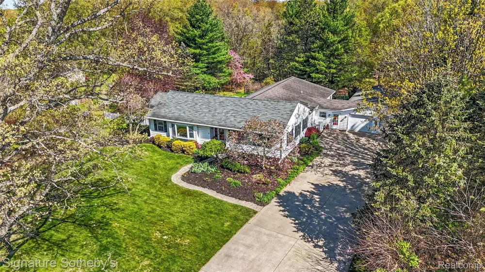610 W Ellis Avenue Belding City, MI 48809