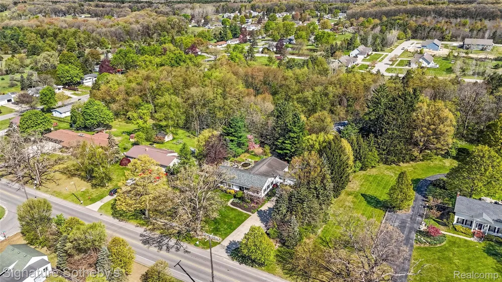 610 W Ellis Avenue Belding City, MI 48809