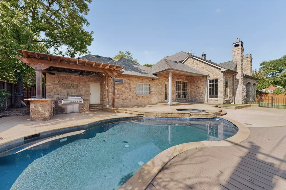 4424 Glenleigh Drive Dallas, TX 75220