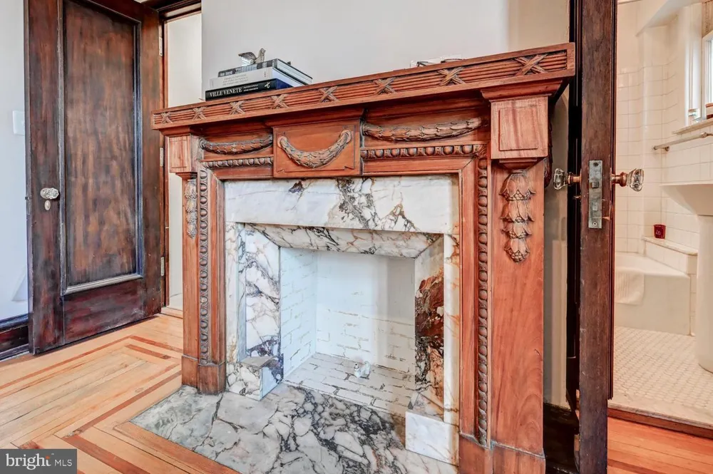 700 WASHINGTON PLACE #1B Baltimore, MD 21201