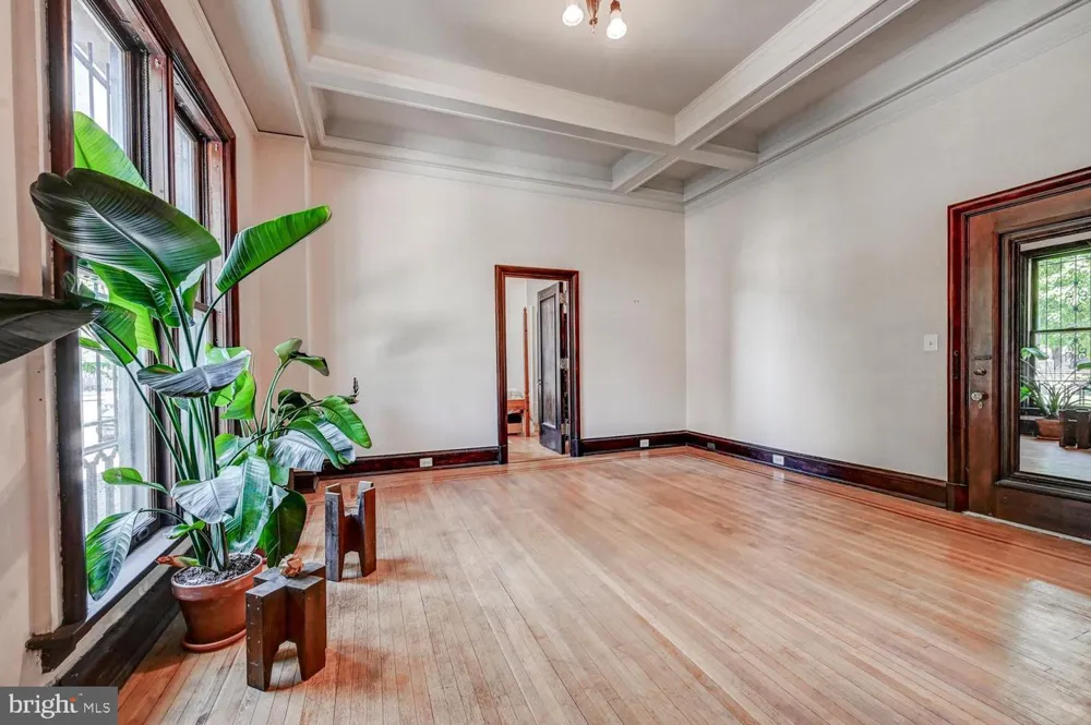 700 WASHINGTON PLACE #1B Baltimore, MD 21201