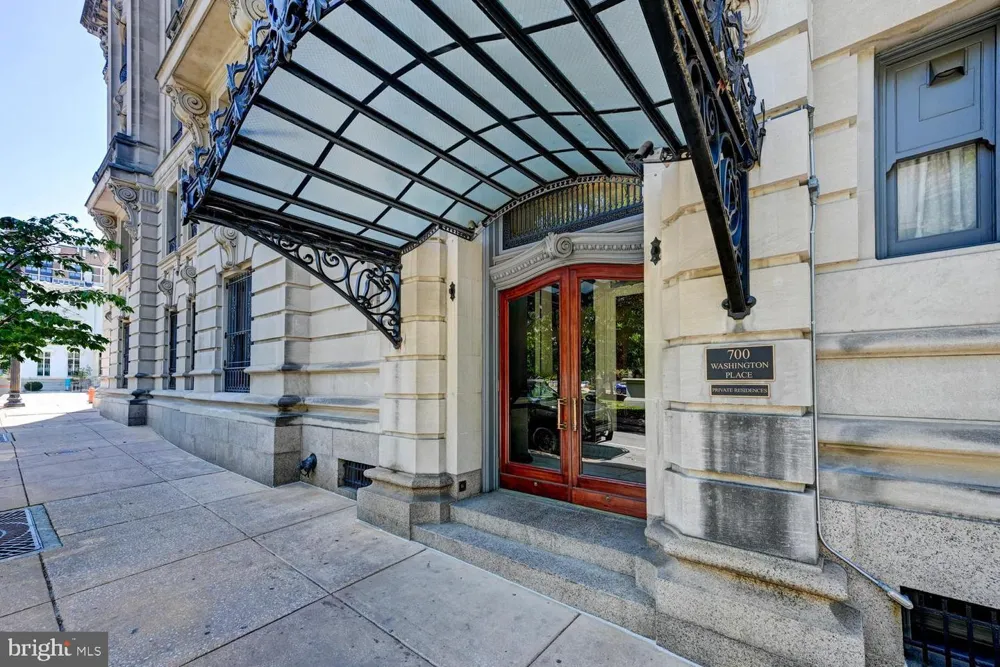 700 WASHINGTON PLACE #1B Baltimore, MD 21201
