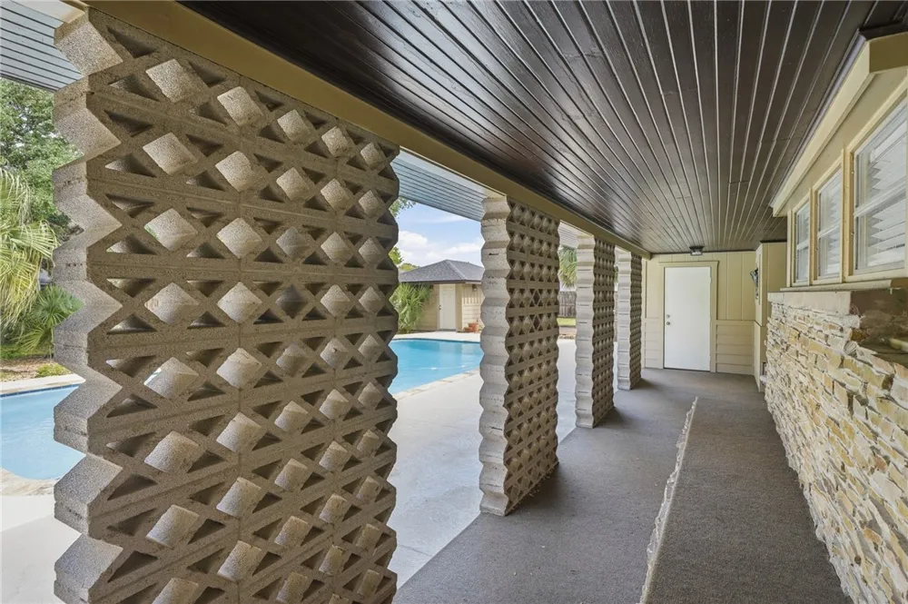 1059 S Mccampbell Street Aransas Pass, TX 78336