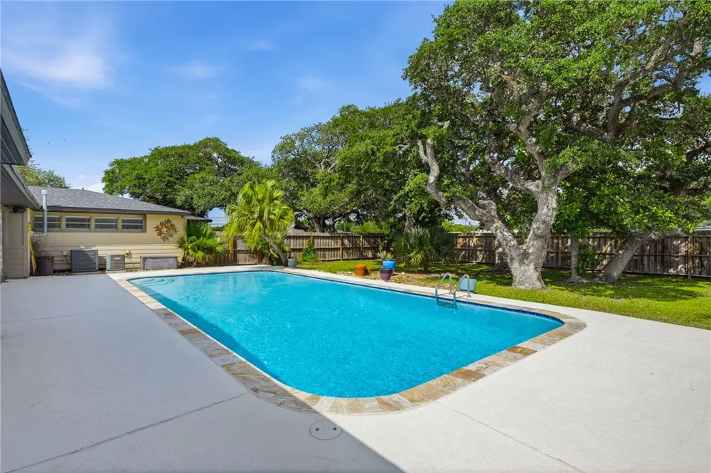 1059 S Mccampbell Street Aransas Pass, TX 78336