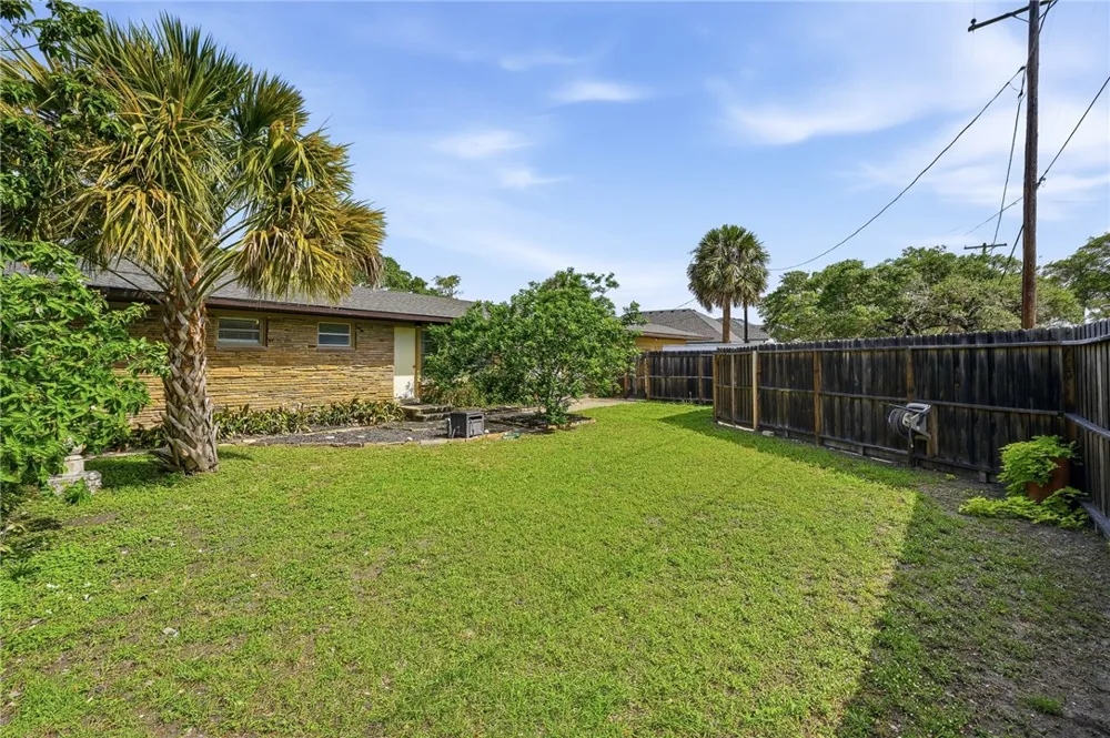 1059 S Mccampbell Street Aransas Pass, TX 78336