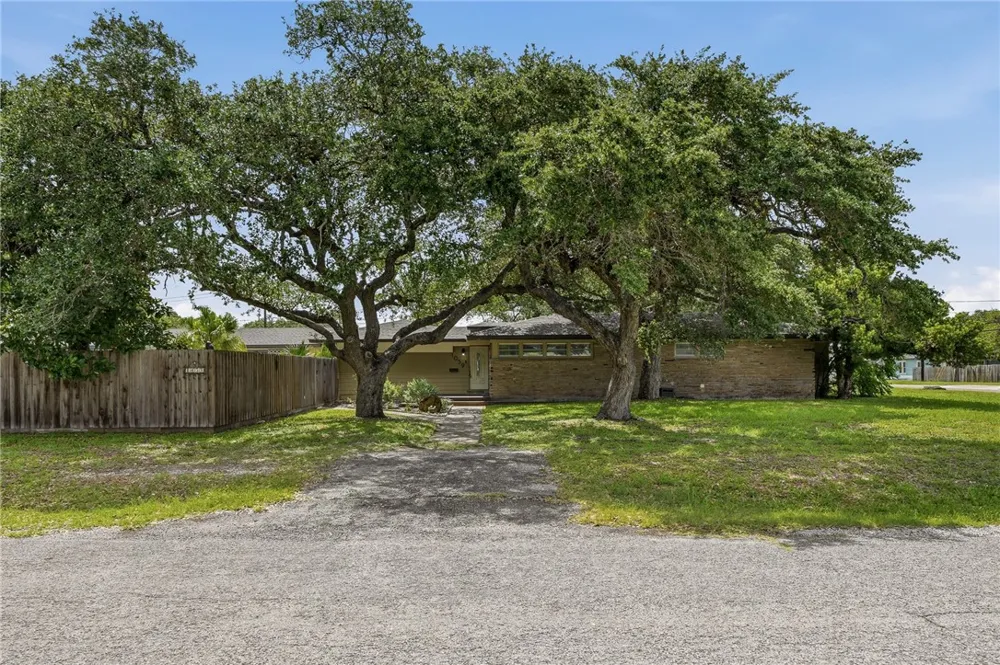 1059 S Mccampbell Street Aransas Pass, TX 78336