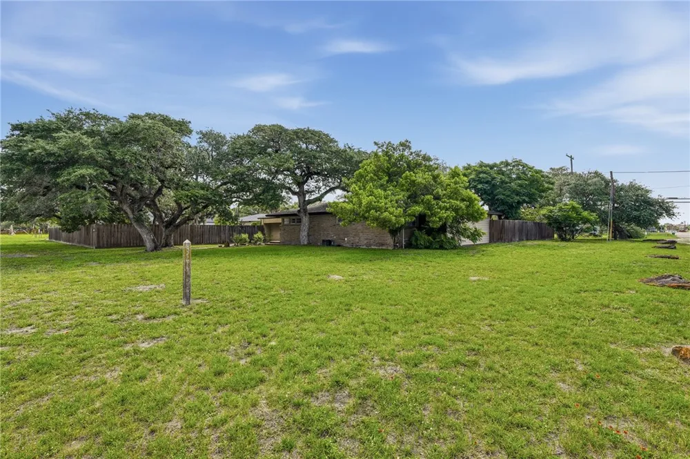 1059 S Mccampbell Street Aransas Pass, TX 78336