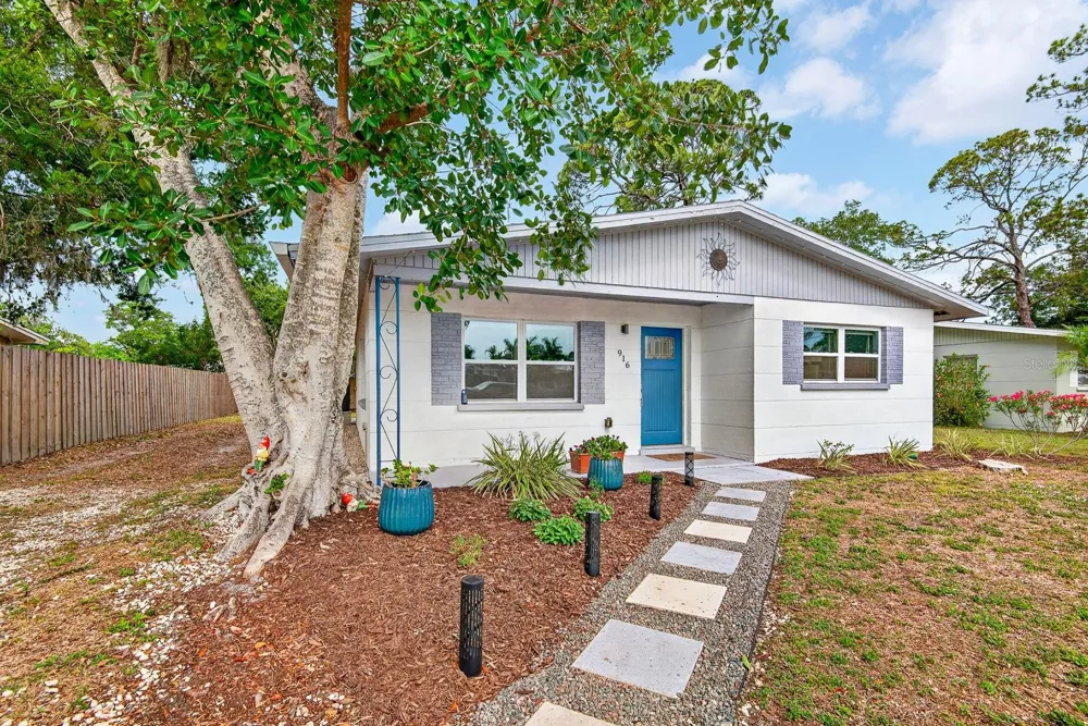 916 PATTISON AVENUE Sarasota, FL 34237