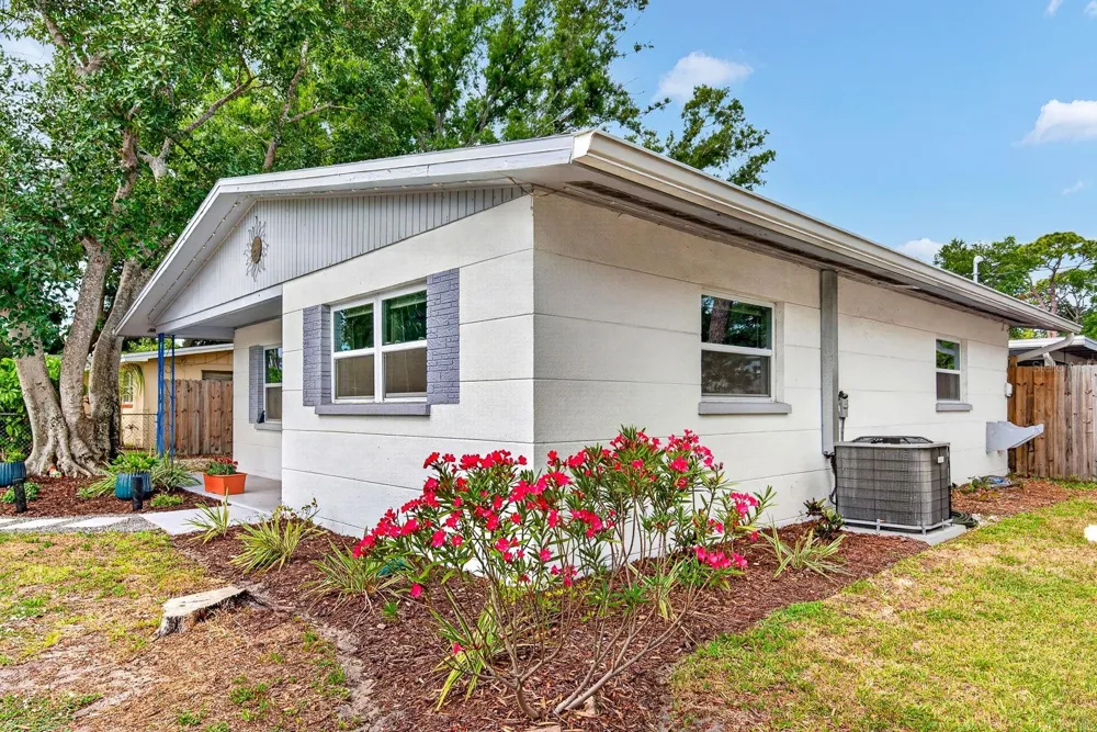 916 PATTISON AVENUE Sarasota, FL 34237