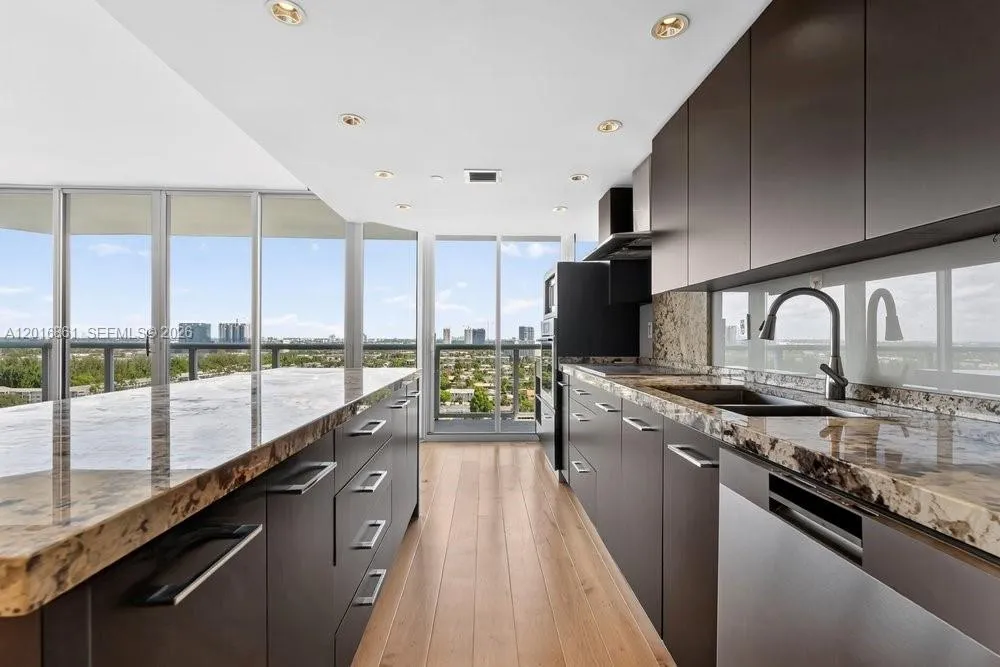 3600 Yacht Club Dr #1801 Aventura, FL 33180