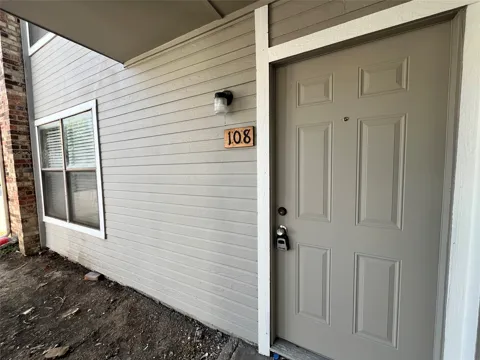 2526 W Prairie Street #108