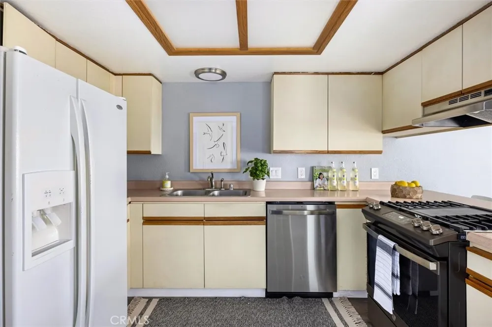 2221 King Court #40 San Luis Obispo, CA 93401