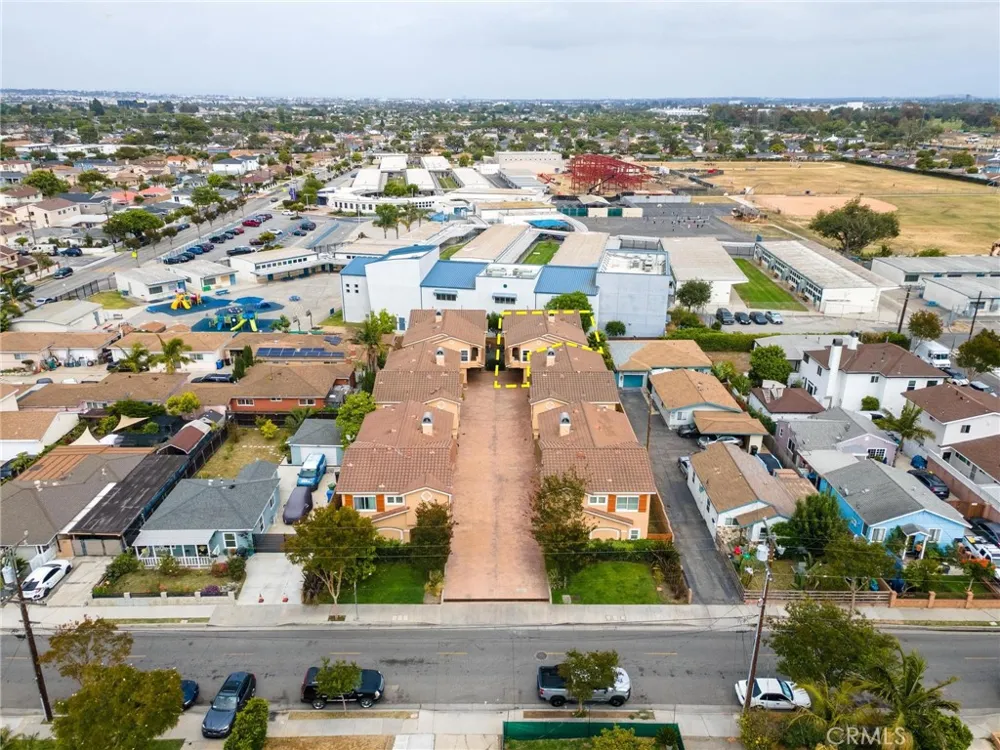 15422 Freeman Avenue Lawndale, CA 90260