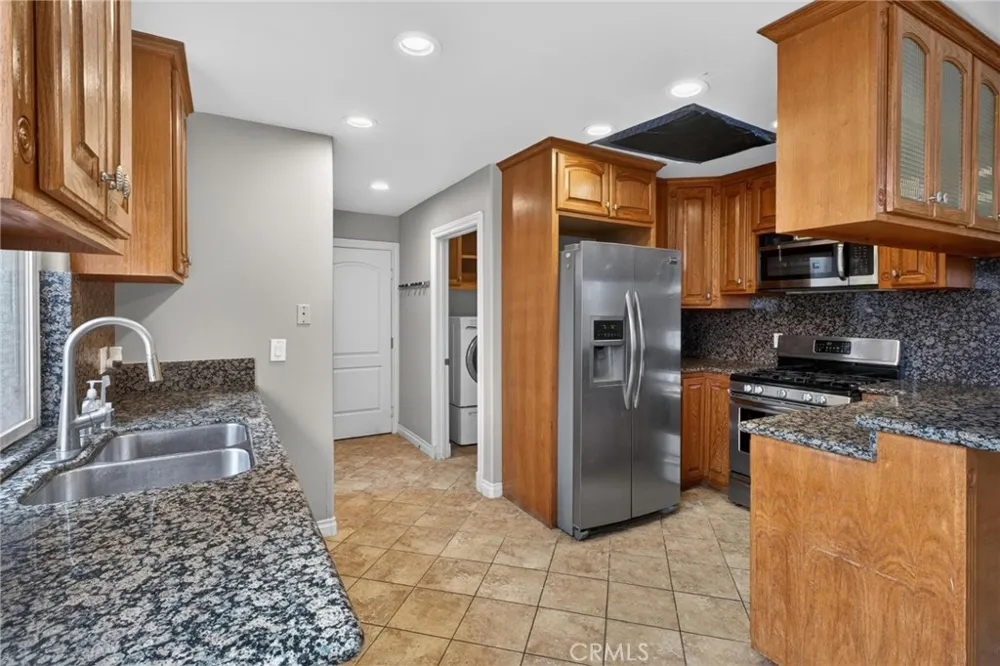 15422 Freeman Avenue Lawndale, CA 90260
