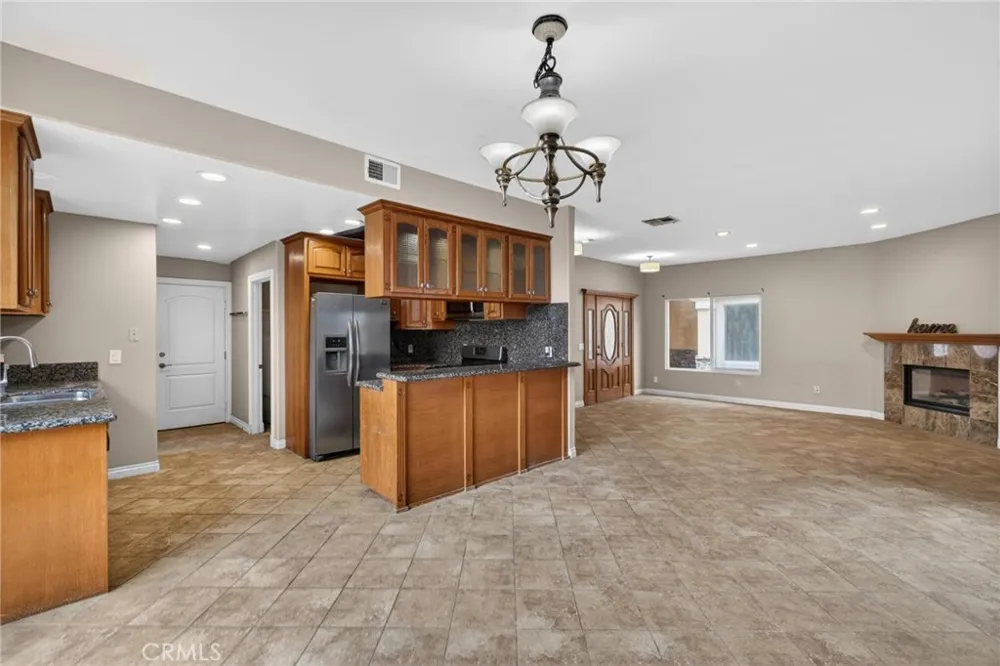 15422 Freeman Avenue Lawndale, CA 90260