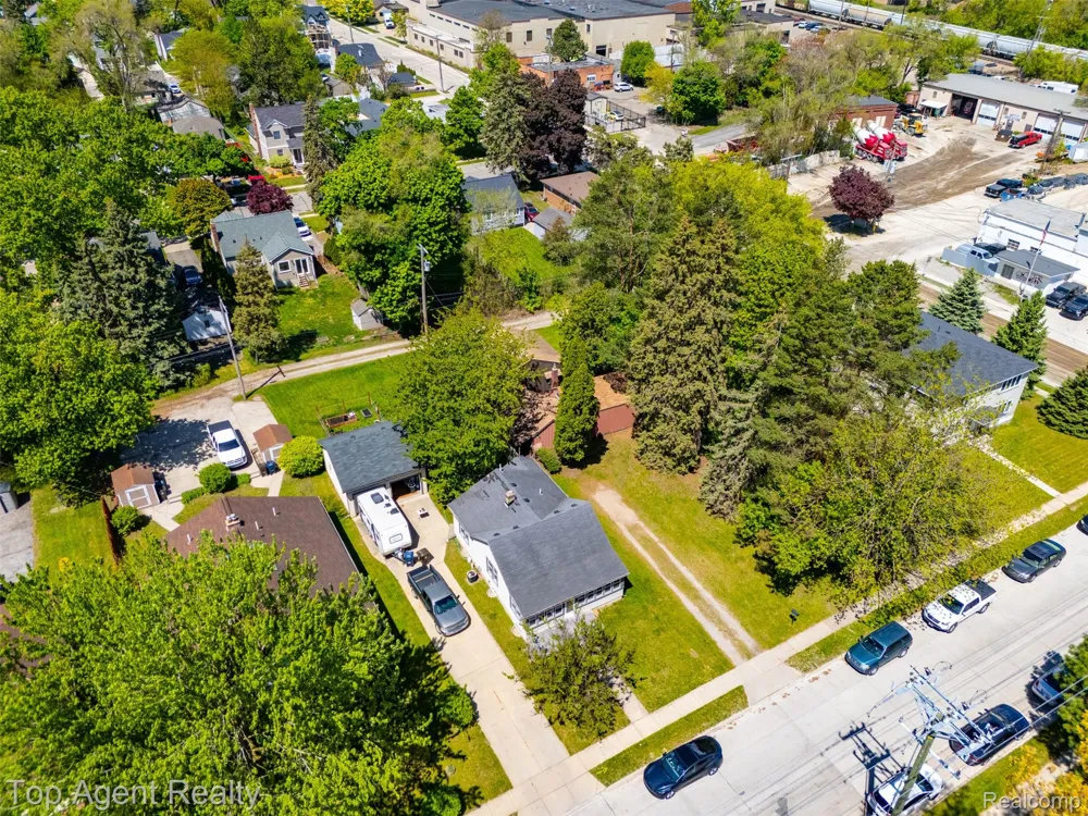 745 Karmada Street Plymouth City, MI 48170