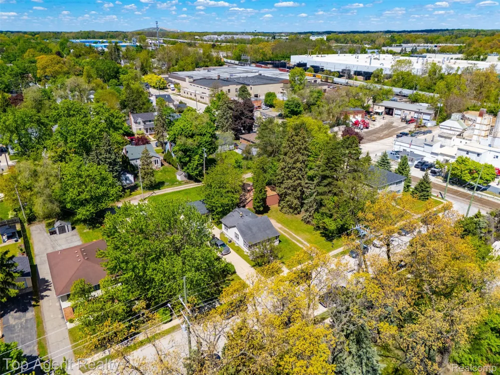 745 Karmada Street Plymouth City, MI 48170