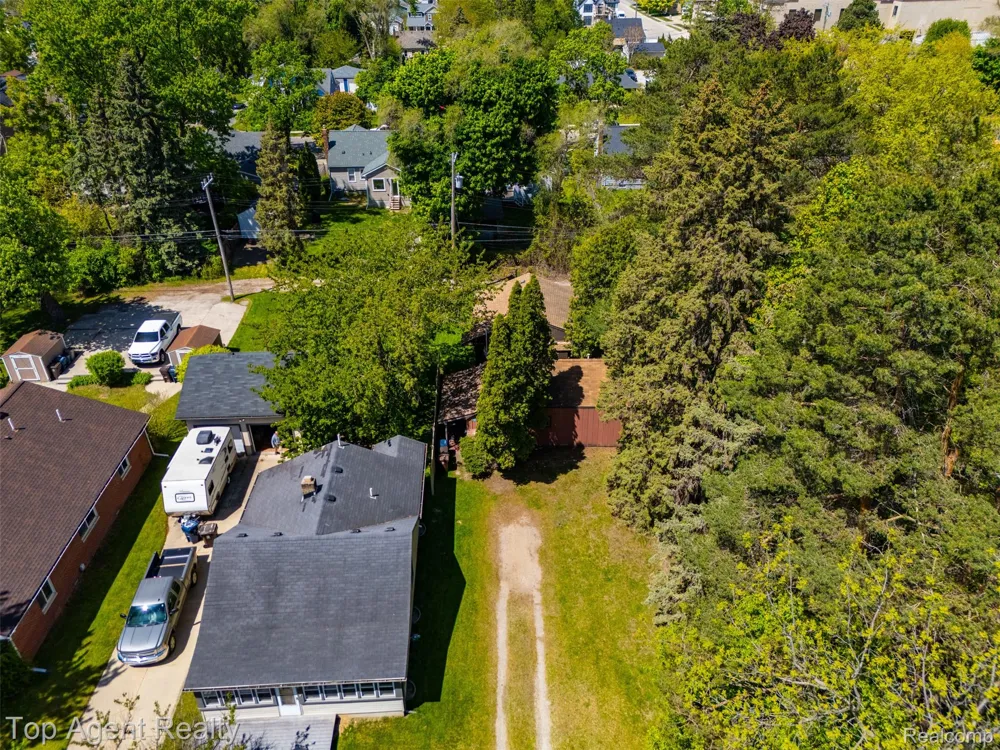 745 Karmada Street Plymouth City, MI 48170