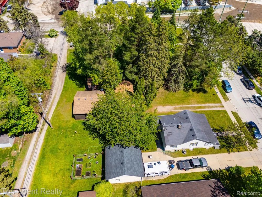 745 Karmada Street Plymouth City, MI 48170