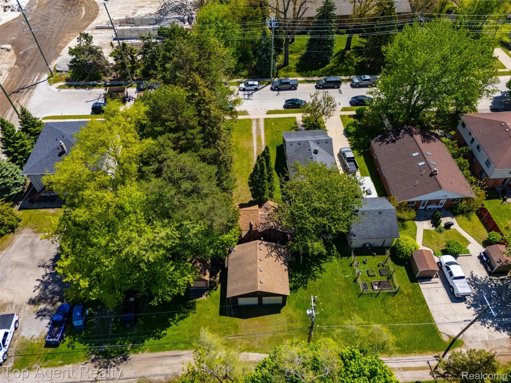 745 Karmada Street Plymouth City, MI 48170
