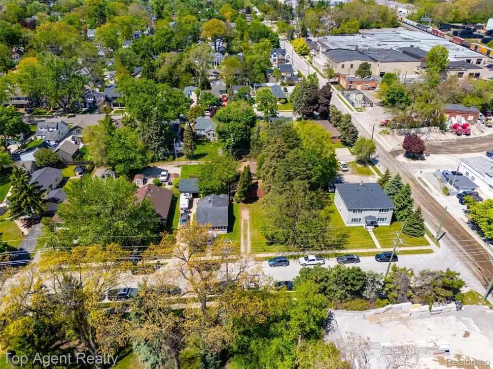 745 Karmada Street Plymouth City, MI 48170