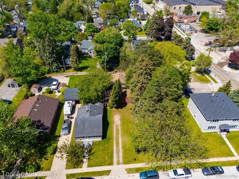 745 Karmada Street Plymouth City, MI 48170