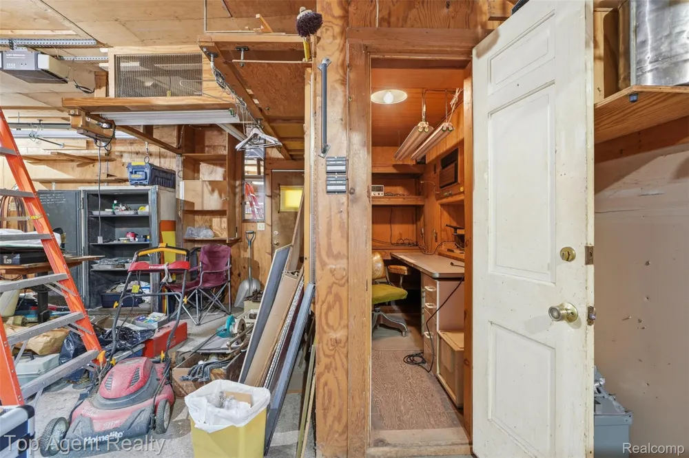 745 Karmada Street Plymouth City, MI 48170